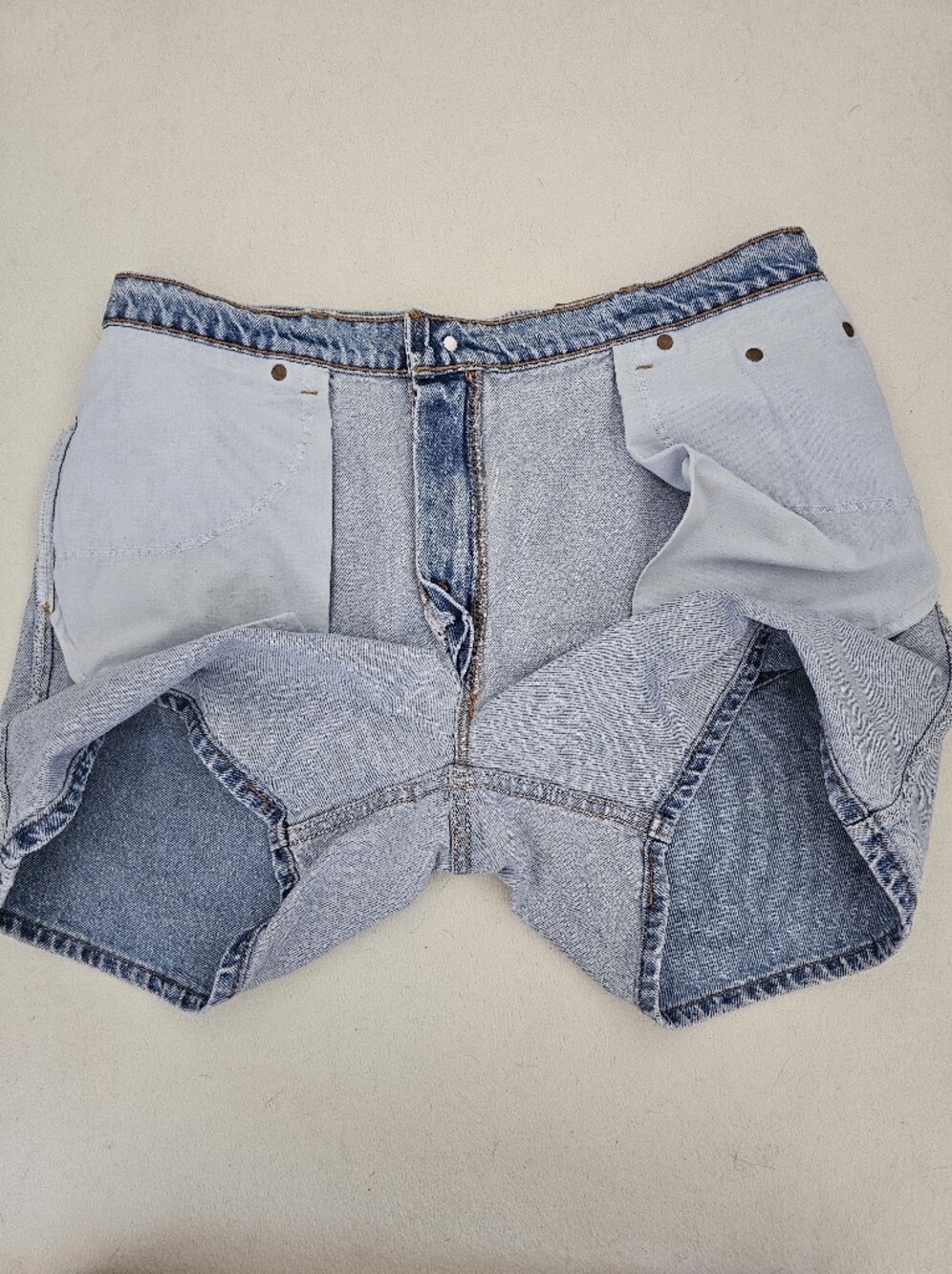 PERFECT CONDITION VINTAGE LEVI'S Light Blue Denim Wms Shorts 100% Cotton Sz 14 R - Picture 10 of 11